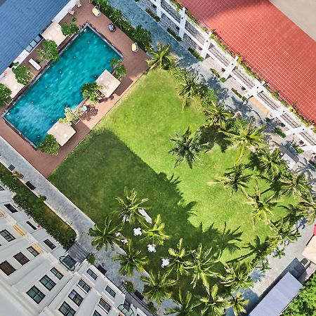 Nesta Hotel Da Nang Buitenkant foto