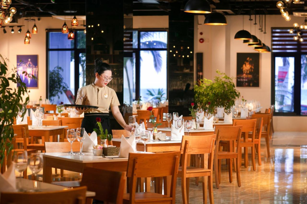 Nesta Hotel Da Nang Buitenkant foto